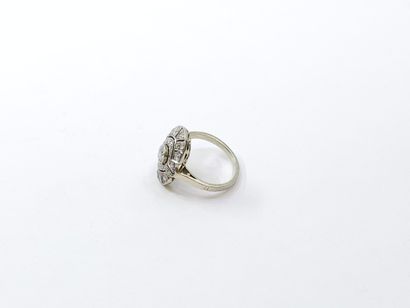 TRAVAIL Français 
Bague en or et platine...