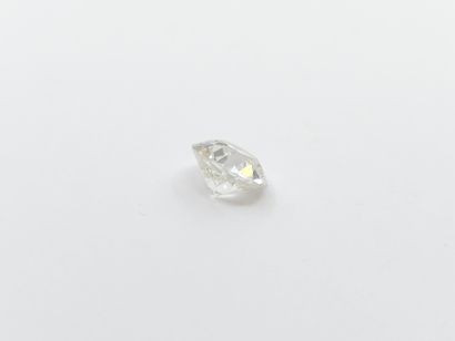 BAGUE en or gris 750° ornée d'un diamant...