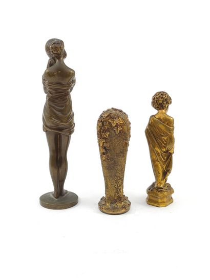 LOT de cachets en bronze comprenant :
Jeune...
