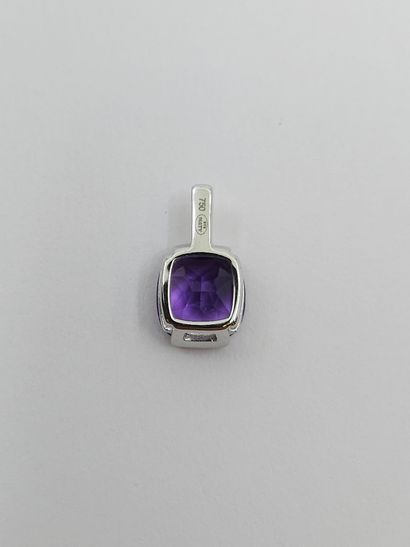 PENDENTIF en or gris 750° orné d'une améthyste...