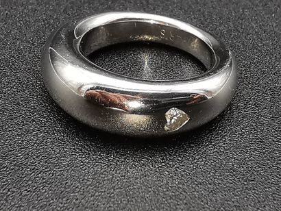 CHAUMET
Bague jonc en or blanc 750, ornée...