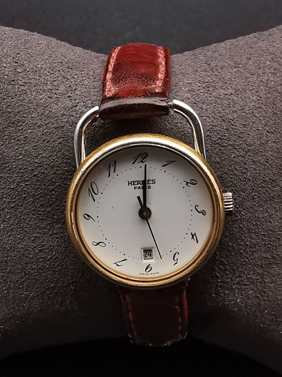 HERMES PARIS
Modèle Arceau asymétrique
Montre...