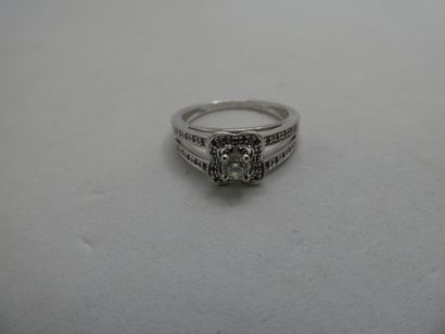 1 Bague Or gris 18kt et diamants 3,60g tour...