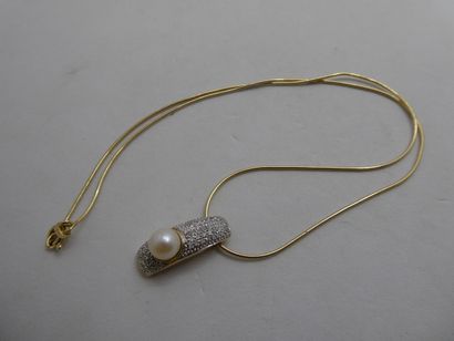 1 Collier Or jaune 14kt, pierres et perle...