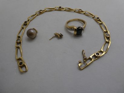 1 Bague Or 18kt et pierres 3,84 g 1 Bracelet...