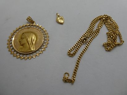 1 Pendentif Or 18kt 0,46g détérioré 1 Chaîne...
