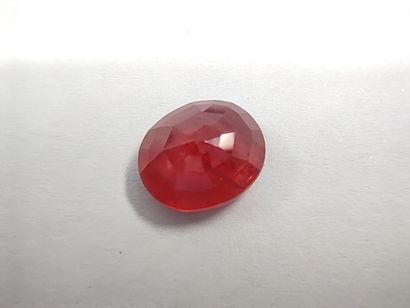 SAPHIR reddish orange 	ovale, Madagascar	,...