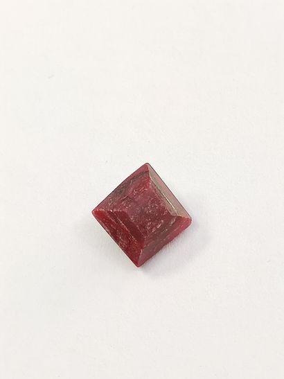 RUBIS Burma, taille émeraude, 	Birmanie	,...