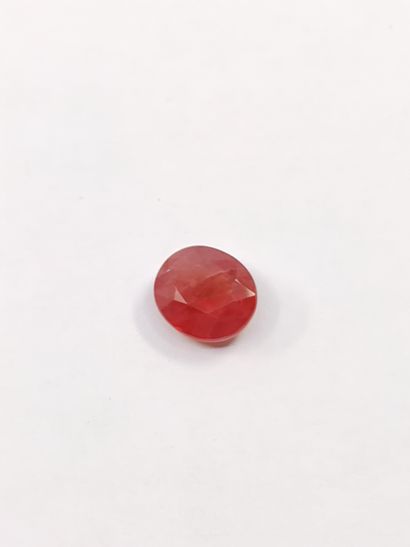 SAPHIR reddish orange 	ovale, Madagascar	,...