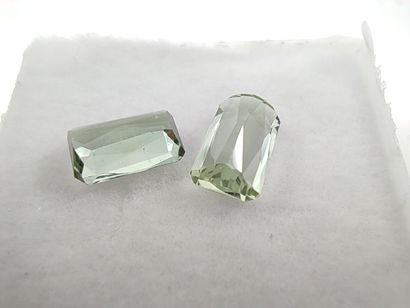 TWO green Mozambique emerald TOURMALINE
Dim:...