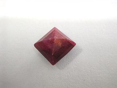RUBIS Burma, taille émeraude, 	Birmanie	,...