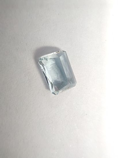 AIGUE MARINE bleue de taille émeraude, 	Brésil	,...
