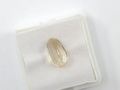BERYL yellow , poire , Madagascar , 2,77...