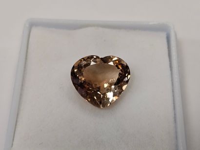 TOPAZE yellow VVS , heart , Brazil , 11.20...