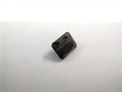 TOURMALINE verte VS taille émeraude, 	Mozambique,...