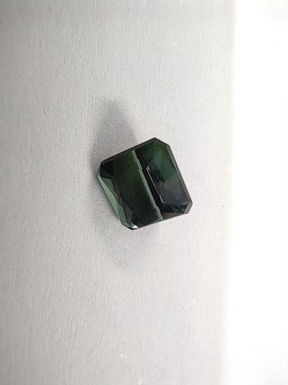TOURMALINE verte taille émeraude, 	Mozambique	,...