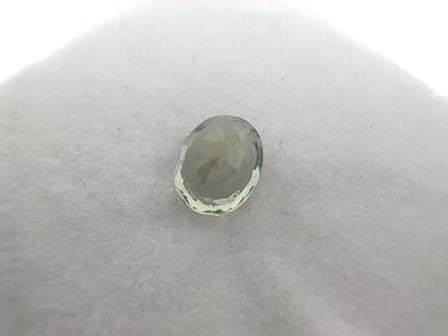 SAPHIR green VS Madagascar ovale
Dim : 5,2mm...