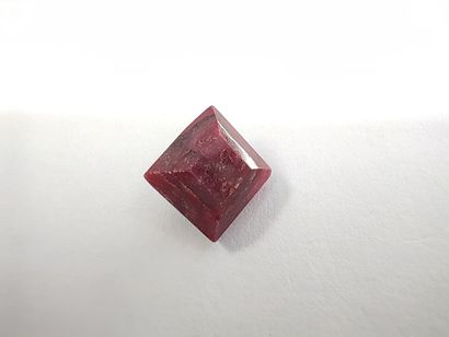 RUBIS Burma, taille émeraude, 	Birmanie	,...