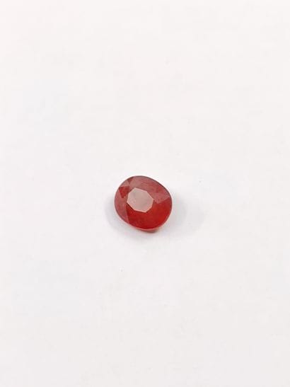 SAPHIR reddish orange 	ovale, Madagascar,...