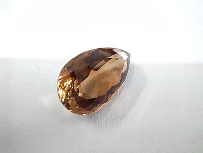 TOPAZE jaune IF	 poire, Brésil	, 	8.83 carats
Dim...