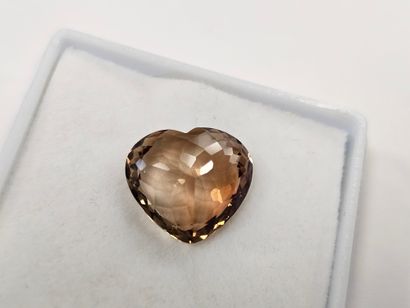 TOPAZE yellow VVS , heart , Brazil , 11.20...