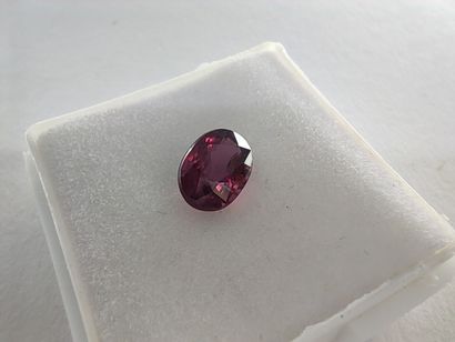 GRENAT pinkish purple rhodolite Madagascar...