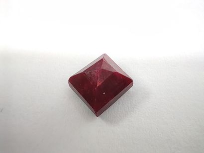 RUBIS Burma, taille émeraude, 	Birmanie,...