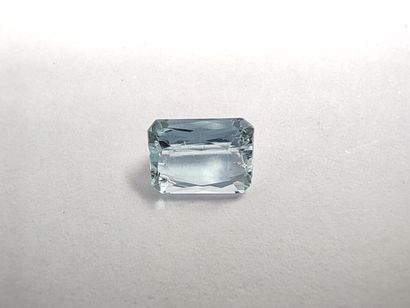 AIGUE MARINE bleue de taille émeraude, 	Brésil	,...