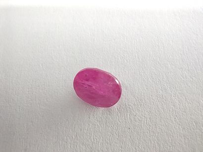 RUBIS pinkish rouge ovale, 	Madagascar	,...