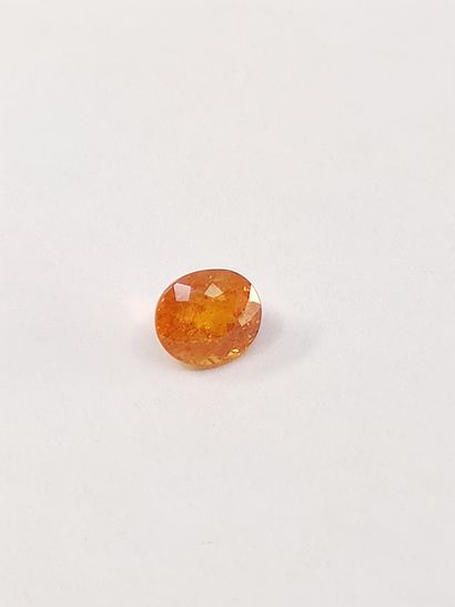 GRENAT orange spessartite ovale, 	Namibie,...