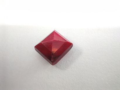 RUBIS Burma, taille émeraude, 	Birmanie,...