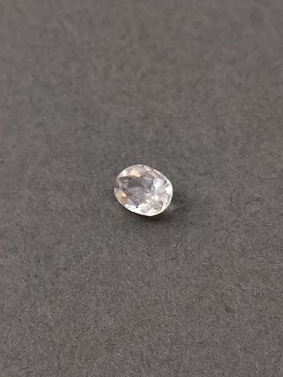 MORGANITE light peach VS	 ovale, Madagascar,...