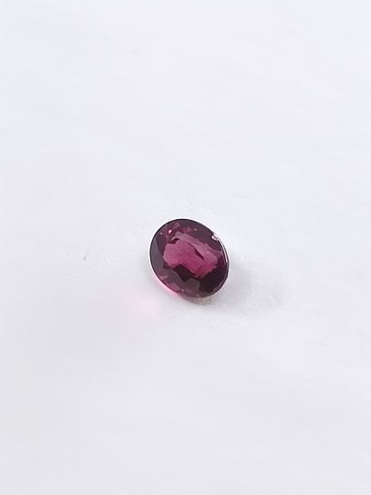 GRENAT purplish pink rhodolite VS ovale,...