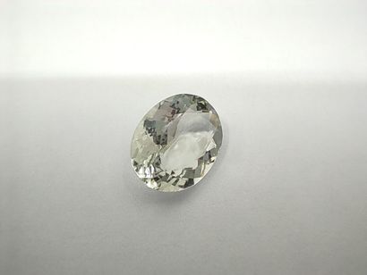AMETHYSTE verte VVS	 ovale, Afrique, 4,09...
