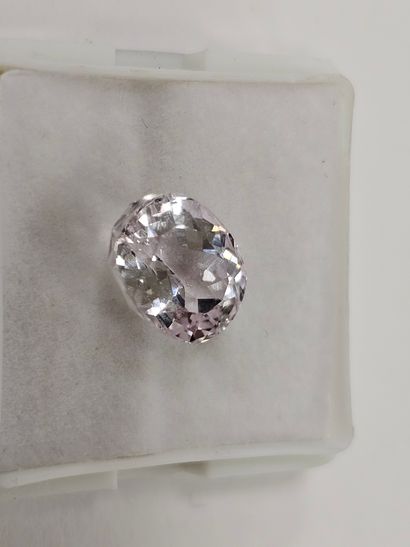 KUNZITE pink IF , oval , Afghanistan , 4,71...
