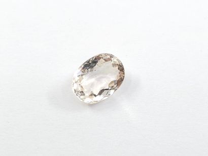 MORGANITE peach pink VS , ovale , Madagascar...