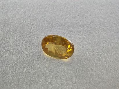 SPHENE yellowish green VS Madagascar ovale...
