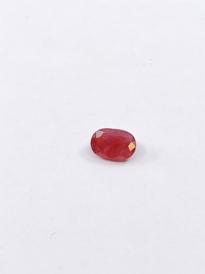 SAPHIR reddish orange ovale, 	Mozambique	,...