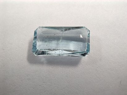 AIGUE MARINE bleue, taille émeraude, 	Brésil	,...