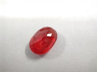 SAPHIR reddish orange ovale, 	Mozambique	,...