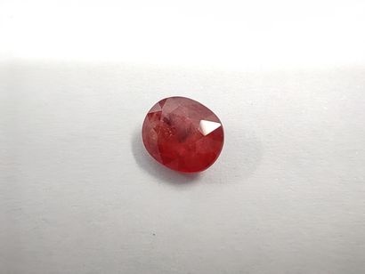 SAPHIR reddish orange 	ovale, Madagascar,...