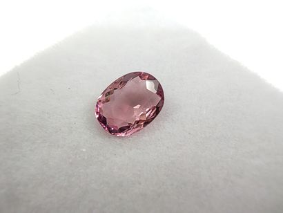 TOURMALINE purplish pink VS Mozambique ovale
Dim...