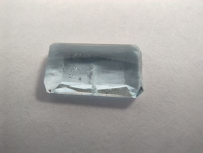 AIGUE MARINE bleue, taille émeraude, 	Brésil	,...