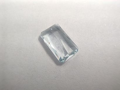 AIGUE MARINE bleue de taille émeraude, Brésil,...