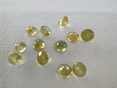 SPHENE greenish yellow Nbr 12 Madagascar...