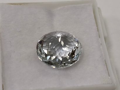 TOPAZE blue VVS , rond , Niger , 6,55 carats...