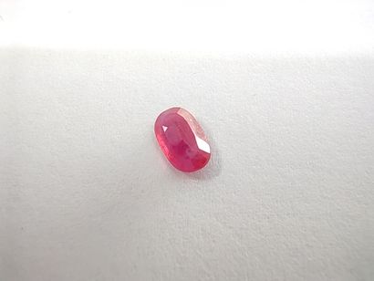 RUBIS purplish rouge ovale, Mozambique	,...