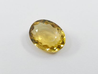 CITRINE yellow VS , ovale , Africa , 7,23...
