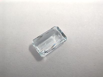 AIGUE MARINE bleue, taille émeraude, 	Brésil	,...