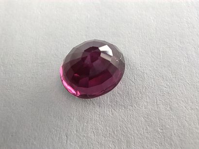 GRENAT pinkish purple rhodolite ovale, 	Madagascar	,...